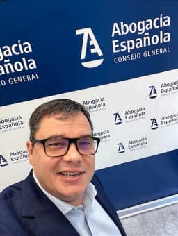 Logo de TramiDeudas Abogados