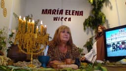 Logo de María Elena
